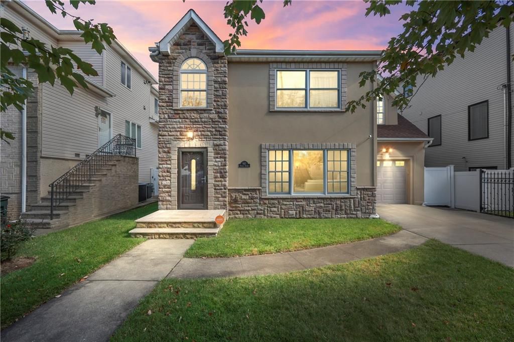 Photo of 667 Yetman Avenue, Staten Island, NY 10307 (MLS # 498357)