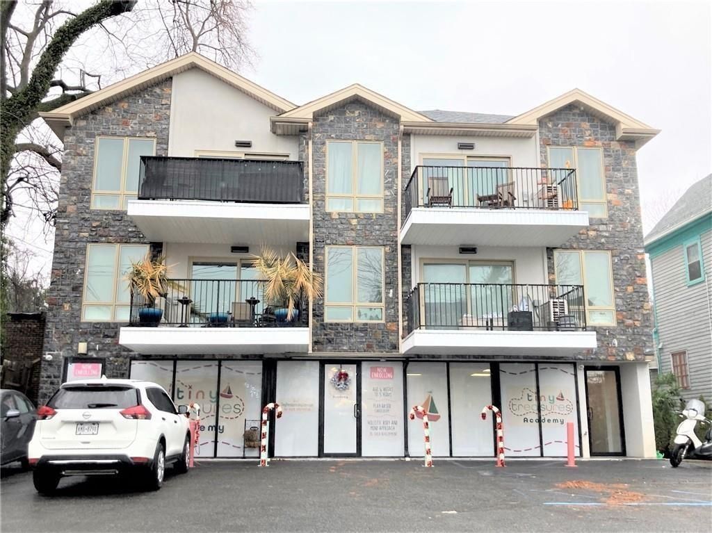 Photo of 360 Van Duzer Street, Staten Island, NY 10304 (MLS # 497517)