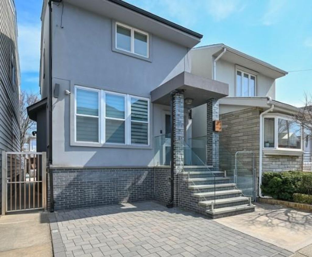 Photo of 33 Kings Place, Brooklyn, NY 11223 (MLS # 500056)