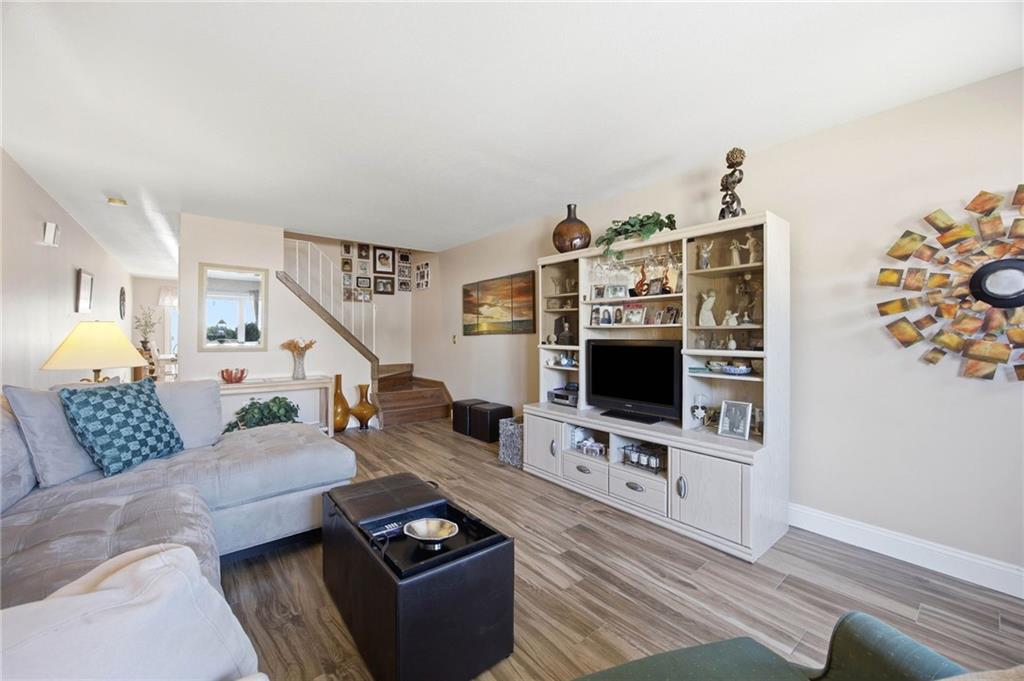 Photo of 522 Medina Street, Staten Island, NY 10306 (MLS # 502196)