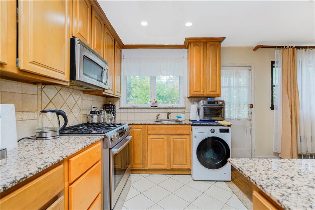 8946 15th Avenue, Brooklyn, New York image 10