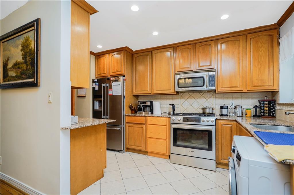 8946 15th Avenue, Brooklyn, New York image 8