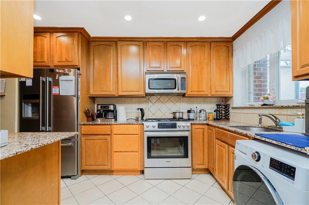 8946 15th Avenue, Brooklyn, New York image 9