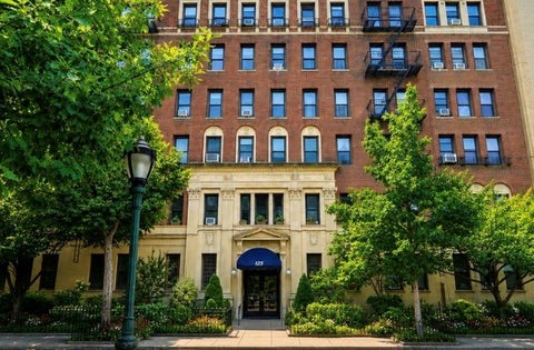 Homes For Sale - 125 Eastern Parkway #1C<br/> Kings County, Brooklyn, NY 11238