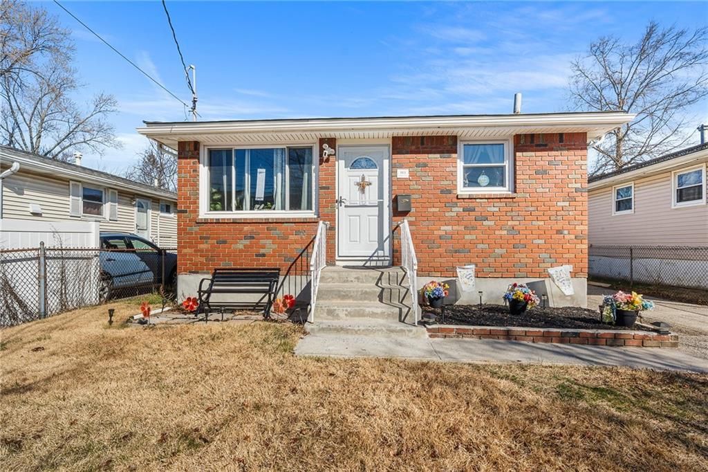 Photo of 183 Arlington Place, Staten Island, NY 10303 (MLS # 499713)