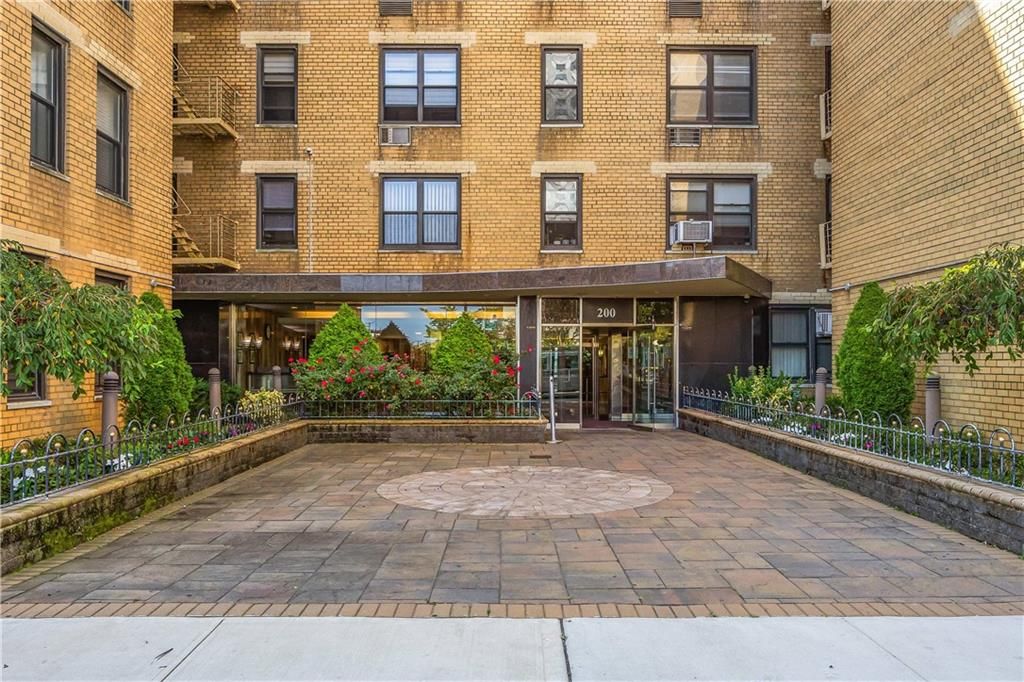 Photo of 200 Corbin Place #4V, Brooklyn, NY 11235 (MLS # 495759)