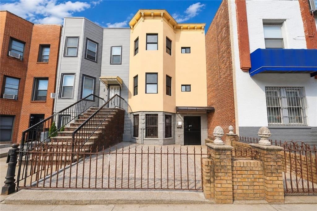 Photo of 320 Bay Ridge Parkway, Brooklyn, NY 11209 (MLS # 504589)
