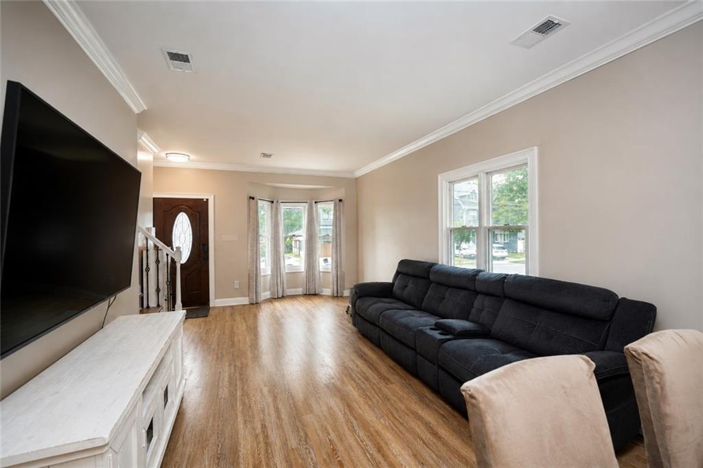 Photo of 198 Willowbrook Road, Staten Island, NY 10302 (MLS # 504727)