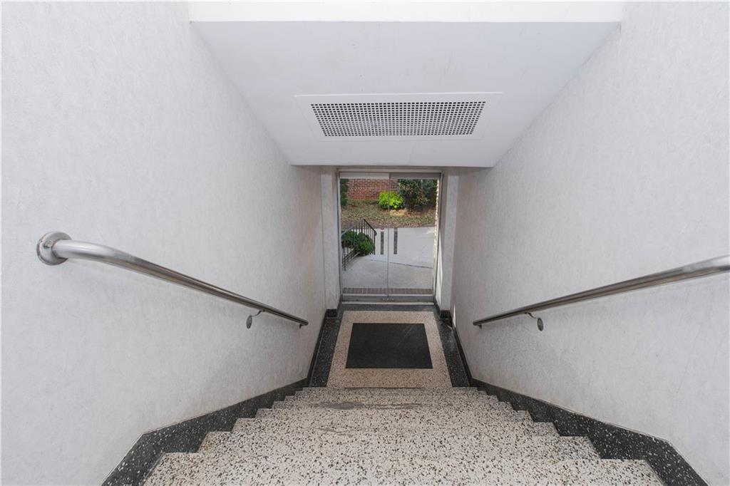 7259 Shore Road #4L, Brooklyn, New York image 2