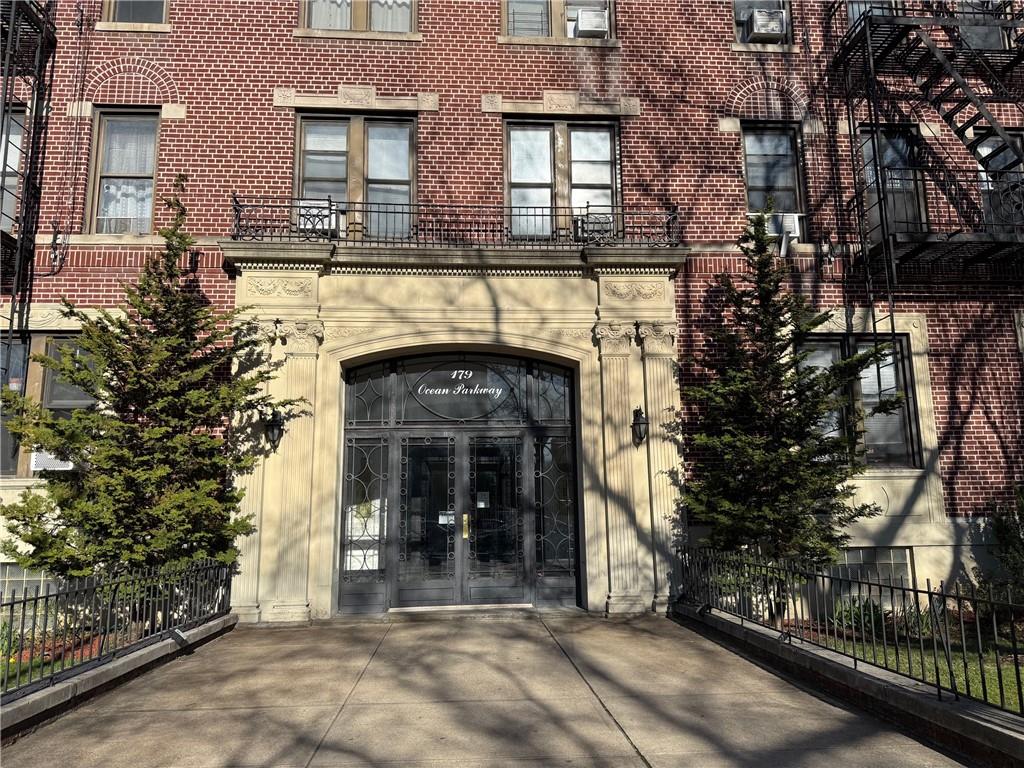 179 Ocean Parkway #3C, Brooklyn, New York image 2