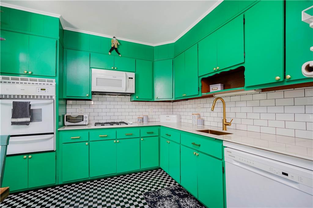 179 Marine Avenue, Brooklyn, New York image 13