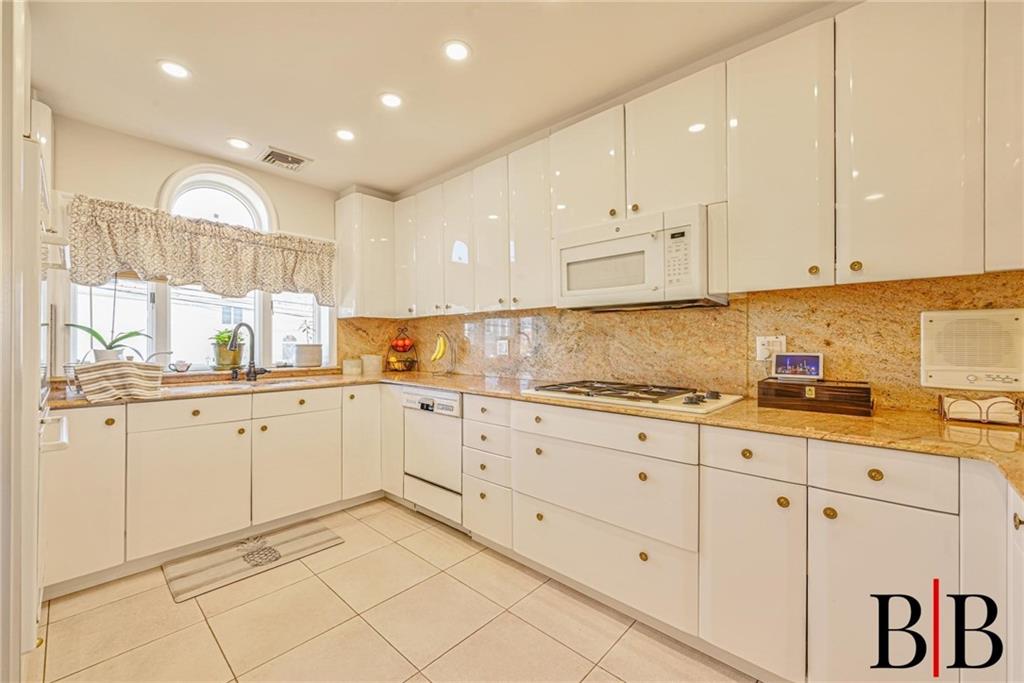2266 56th Drive, Brooklyn, New York image 6