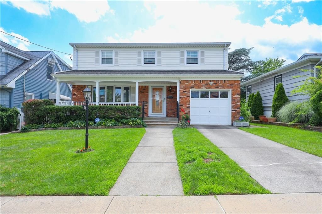 Photo of 26 Hull Avenue, Staten Island, NY 10306 (MLS # 496605)