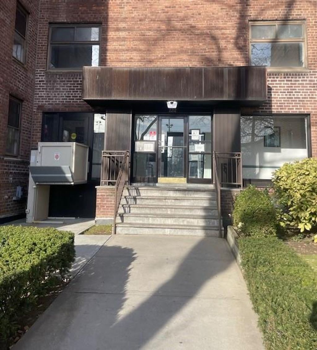 Photo of 2212 Brigham Street #5D, Brooklyn, NY 11229 (MLS # 499972)
