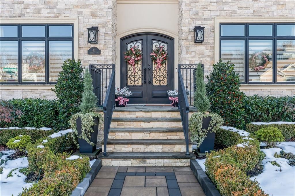 Photo of 40 Dintree Lane, Staten Island, NY 10307 (MLS # 498343)