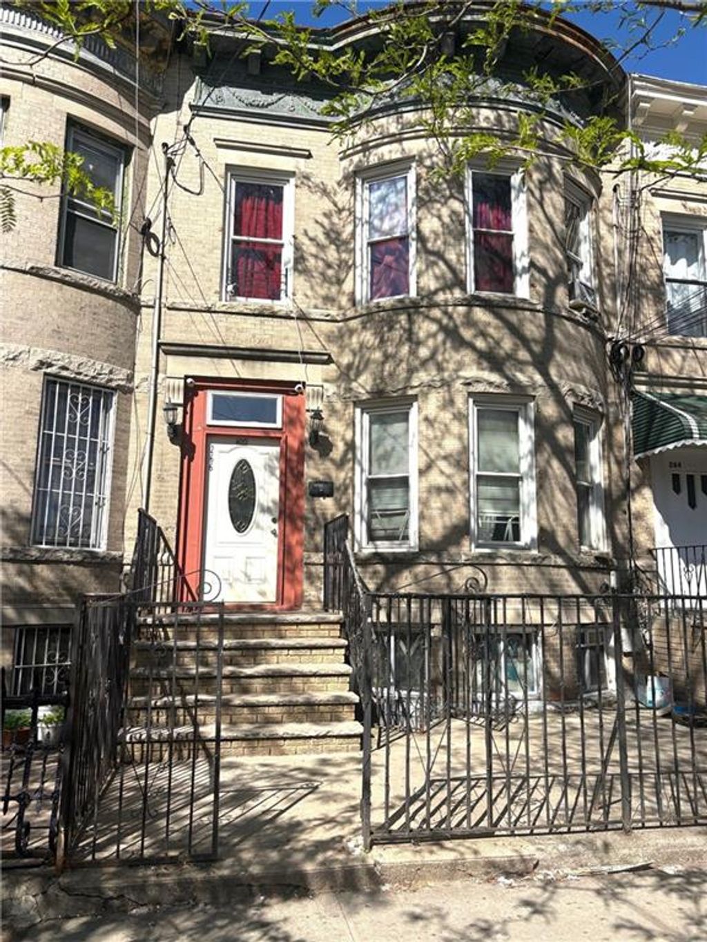 Photo of 266 Hemlock Street, Brooklyn, NY 11208 (MLS # 500928)