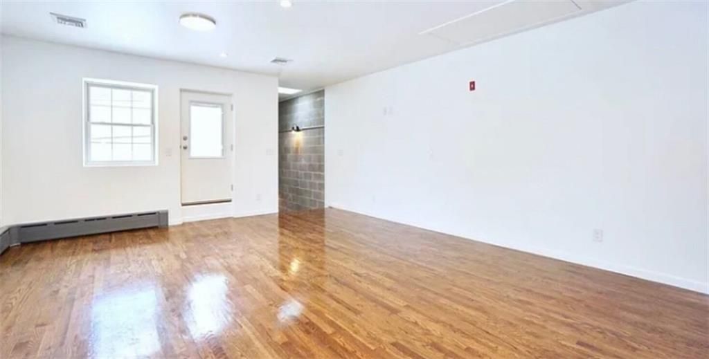 Photo of 3020 Richmond Terrace, Staten Island, NY 10303 (MLS # 498179)