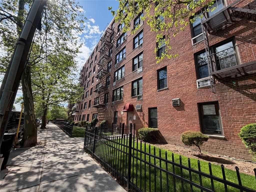 Photo of 100 Colfax Avenue #3Z, Staten Island, NY 10306 (MLS # 501238)