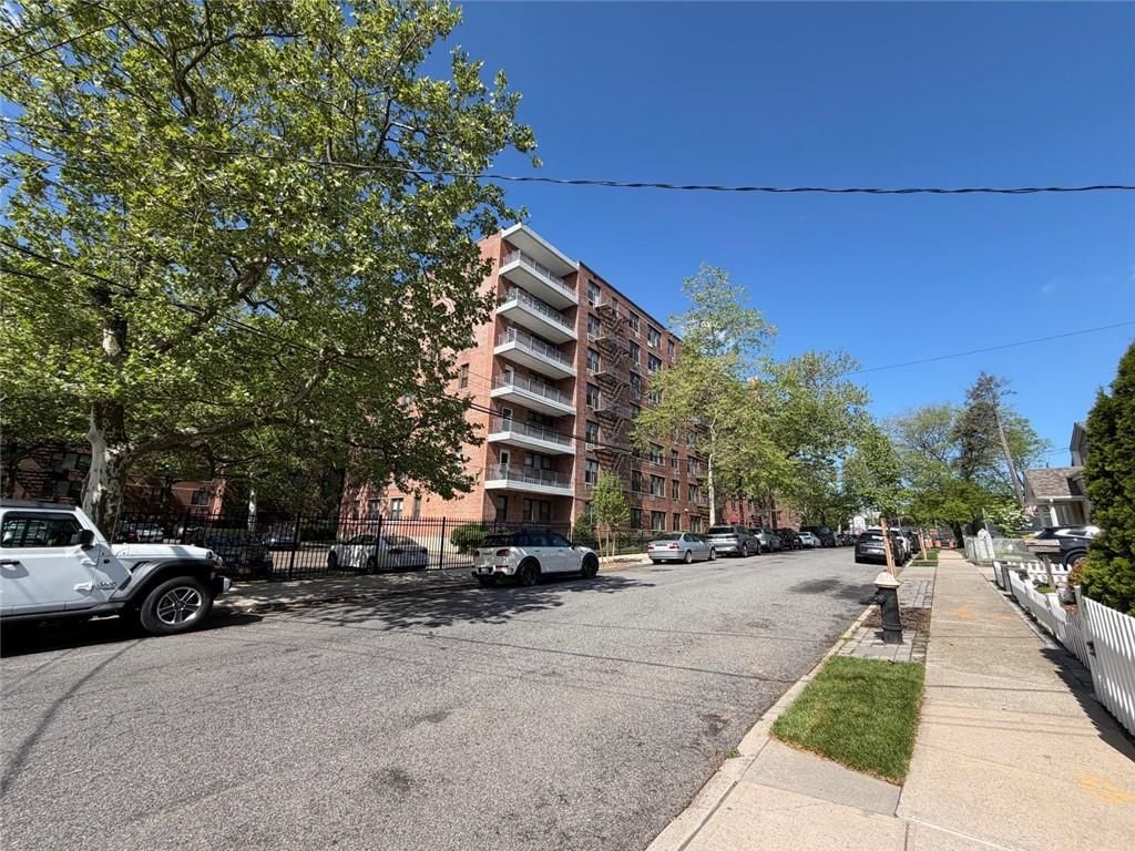 Photo of 100 Colfax Avenue #3Z, Staten Island, NY 10306 (MLS # 501238)
