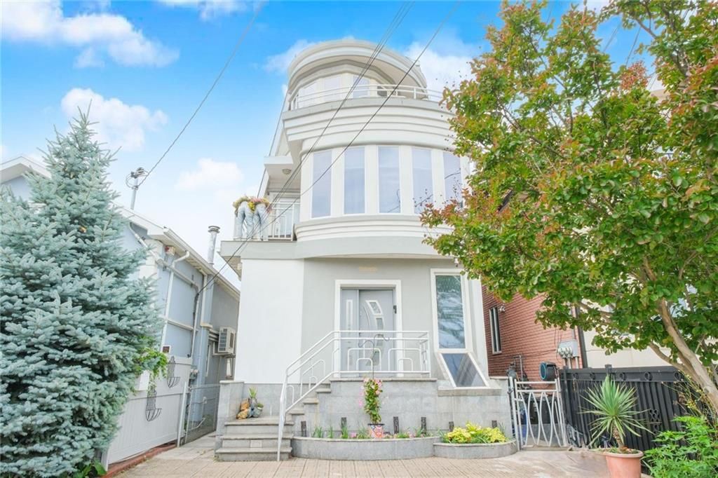 Photo of 1519 Oriental Boulevard, Brooklyn, NY 11235 (MLS # 494097)