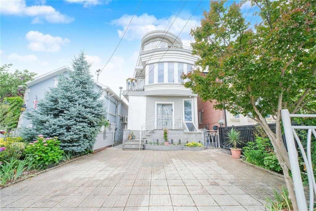 Photo of 1519 Oriental Boulevard, Brooklyn, NY 11235 (MLS # 494097)