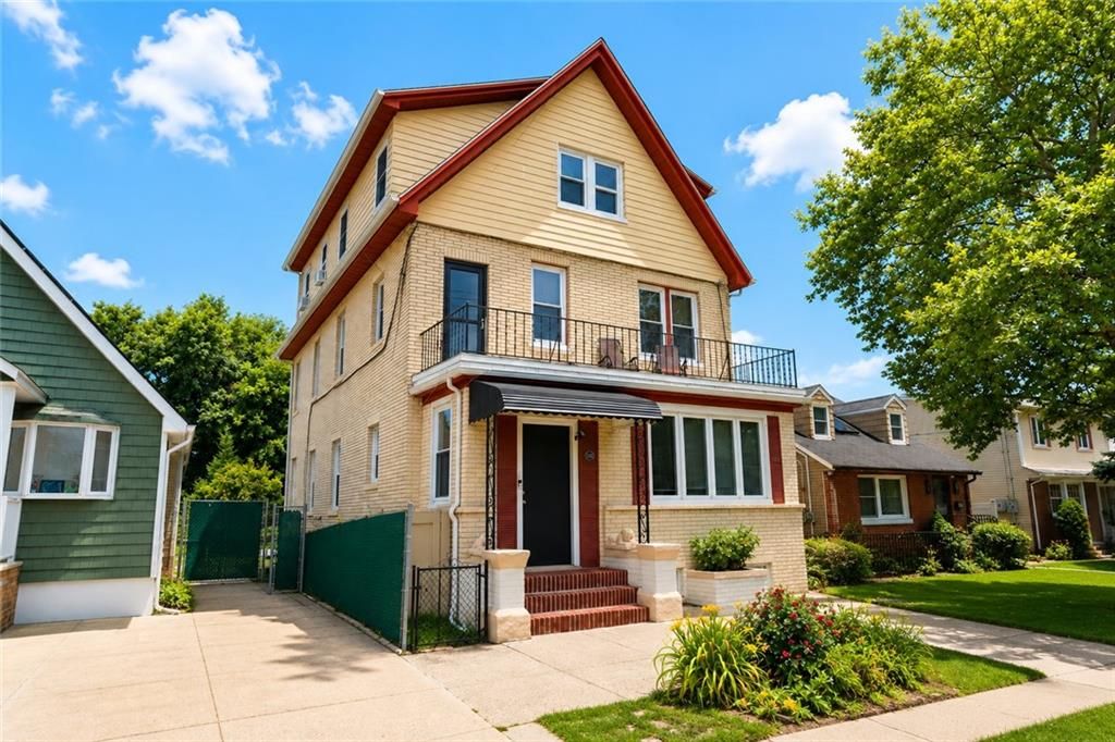 Photo of 112 Laconia Avenue, Staten Island, NY 10305 (MLS # 503009)