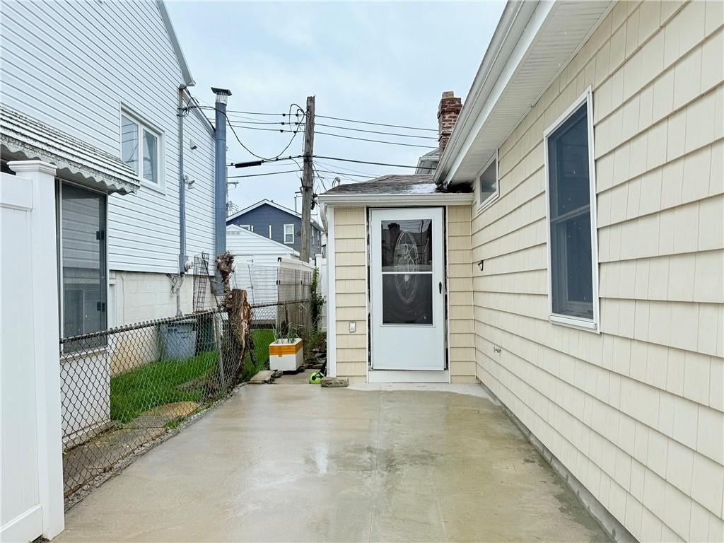 16 Landis Court, Brooklyn, New York image 3
