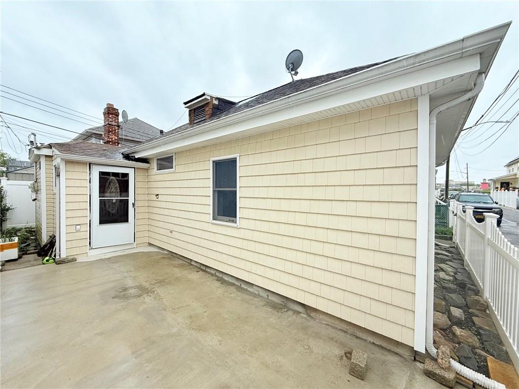 16 Landis Court, Brooklyn, New York image 2