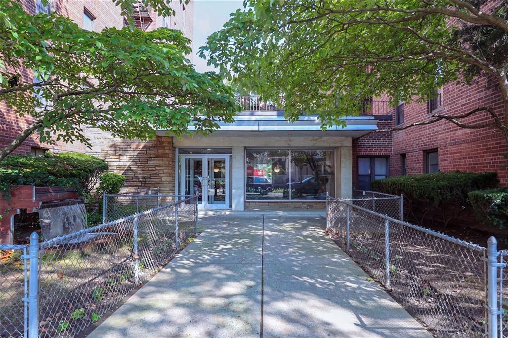 345 Webster Avenue #10, Brooklyn, New York image 1