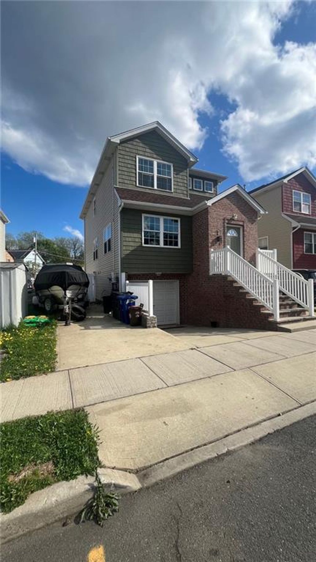 Photo of 18 Edgeview Lane, Staten Island, NY 10302 (MLS # 500907)