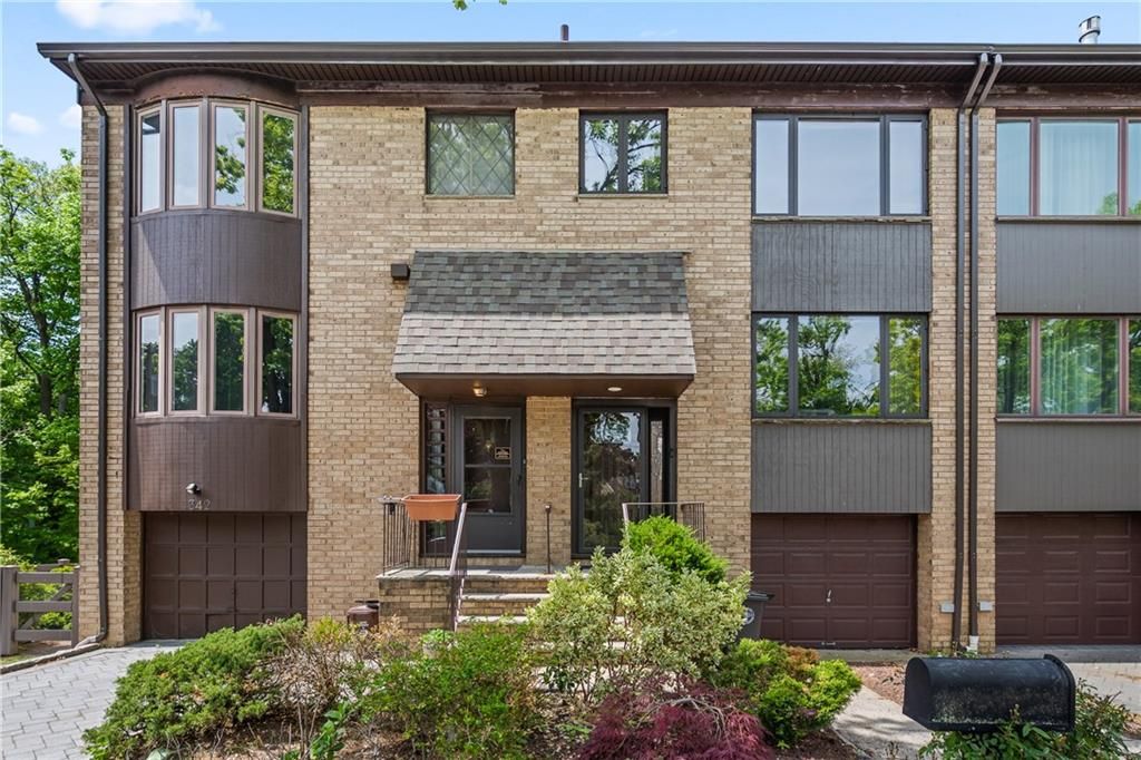 Photo of 340 Hillbrook Drive #340, Staten Island, NY 10305 (MLS # 501619)