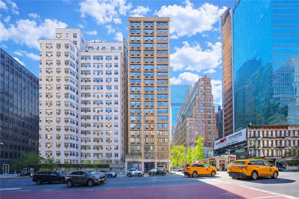 Photo of 301 45th Street #9A, New York, NY 10017 (MLS # 500661)