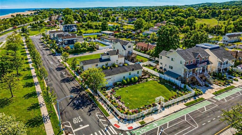 Photo of 637 Oceanside Avenue, Staten Island, NY 10305 (MLS # 501329)