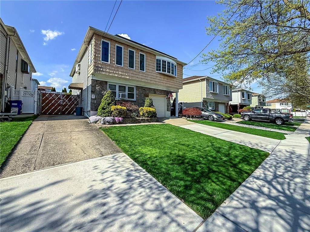 Photo of 177 Lamoka Avenue, Staten Island, NY 10308 (MLS # 500607)