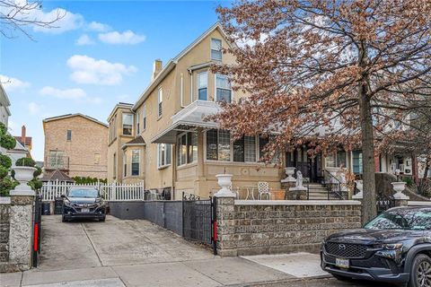 Multifamily For Sale - 688 4th Street<br/> Brooklyn, NY 11218