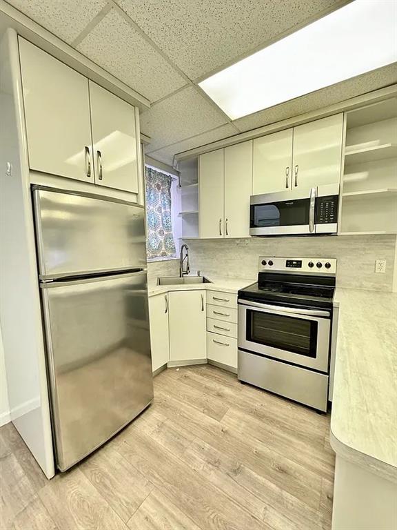 Photo of 417 Brighton Beach Avenue, Brooklyn, NY 11235 (MLS # 502660)