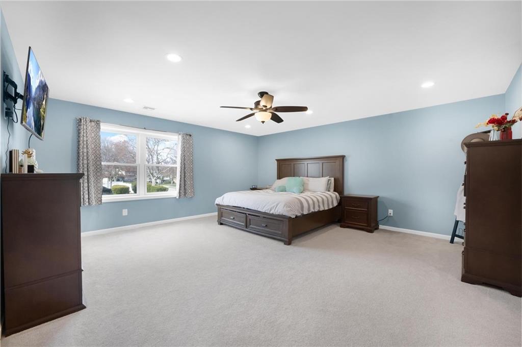 19 Sprucewood Drive, Levittown, New York image 21