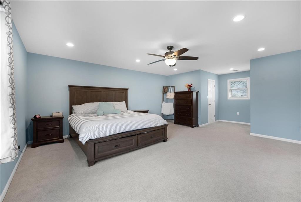 19 Sprucewood Drive, Levittown, New York image 22