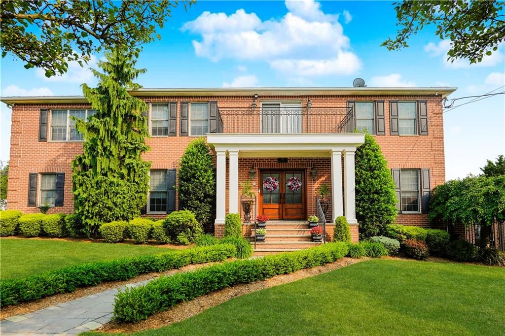 Photo of 274 South Railroad Street, Staten Island, NY 10312 (MLS # 493502)