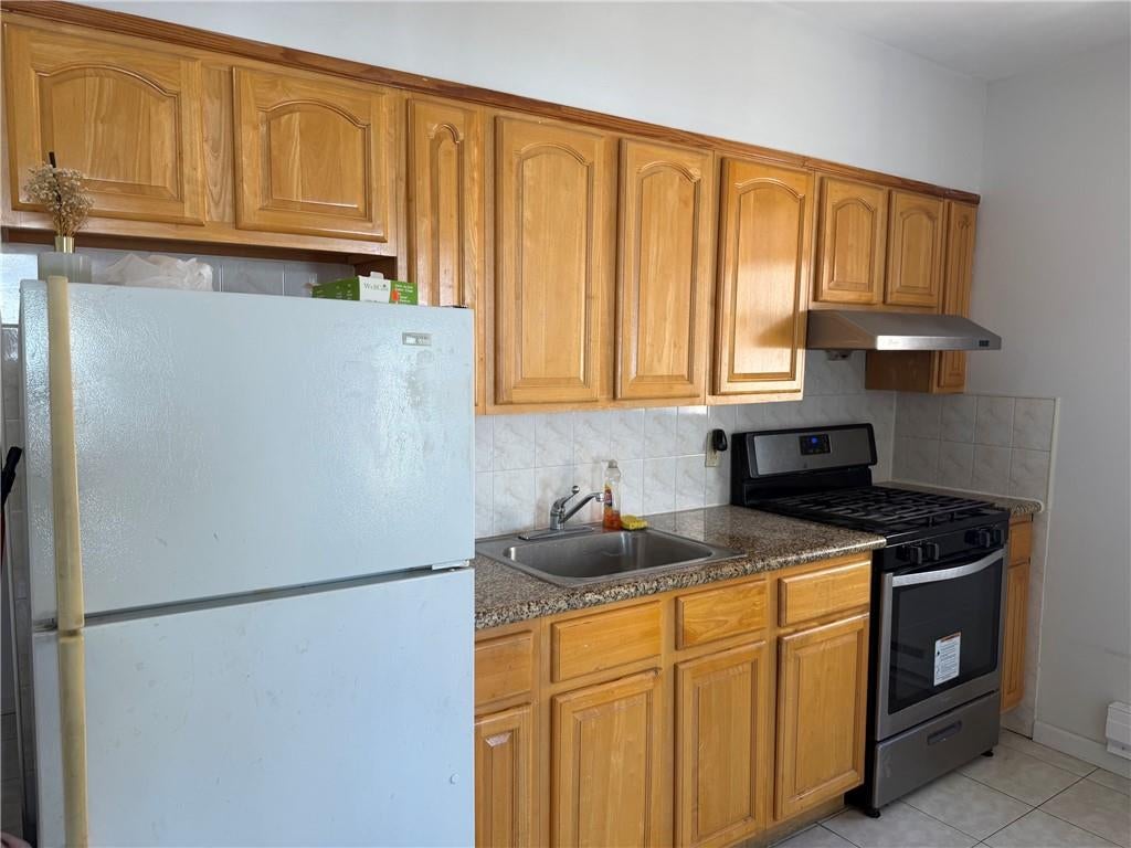 Photo of 2035 Bay Ridge Parkway #2R, Brooklyn, NY 11204 (MLS # 504616)