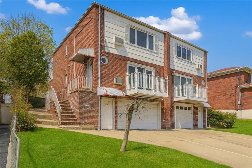 Photo of 622 Hylan Boulevard, Staten Island, NY 10305 (MLS # 498390)