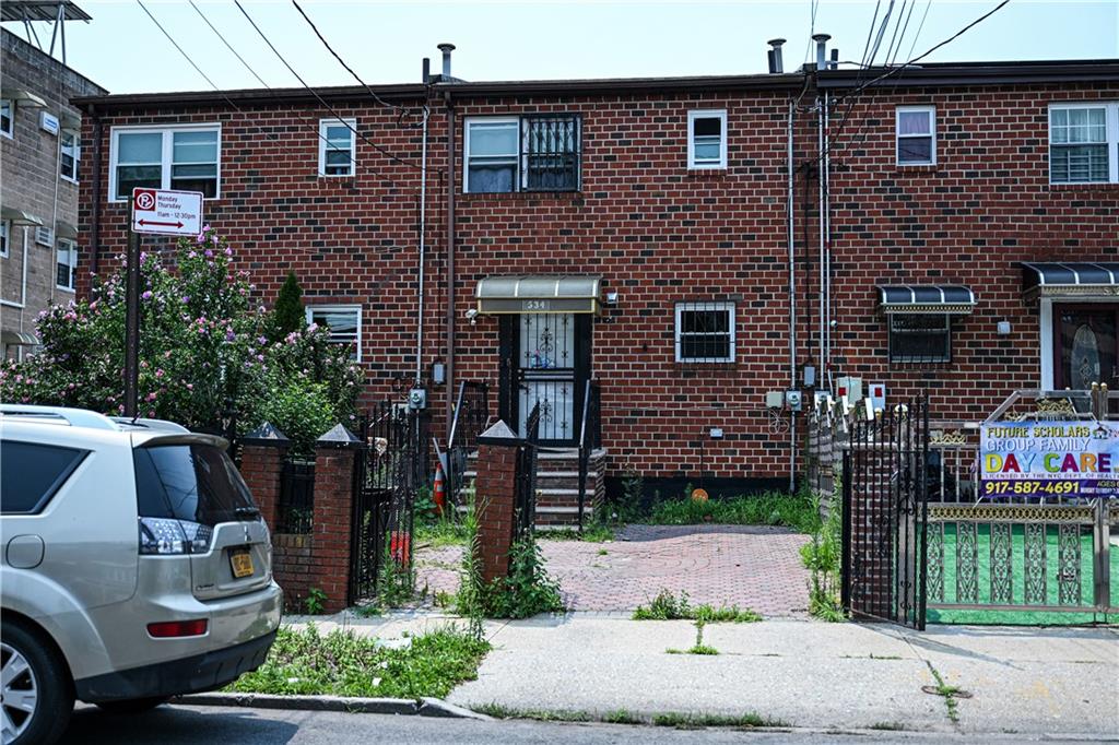 Photo of 534 Warwick Street, Brooklyn, NY 11207 (MLS # 503098)