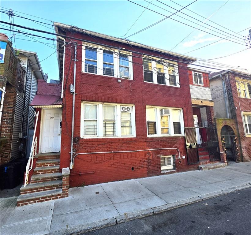 Photo of 8A Brighton 10th Court, Brooklyn, NY 11235 (MLS # 505255)