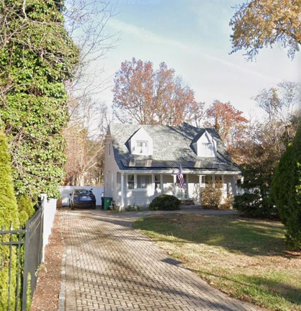 Photo of 3625 Richmond Road, Staten Island, NY 10306 (MLS # 501623)
