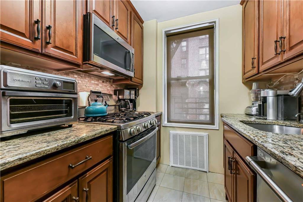 2546 13th Street #B14, Brooklyn, New York image 16
