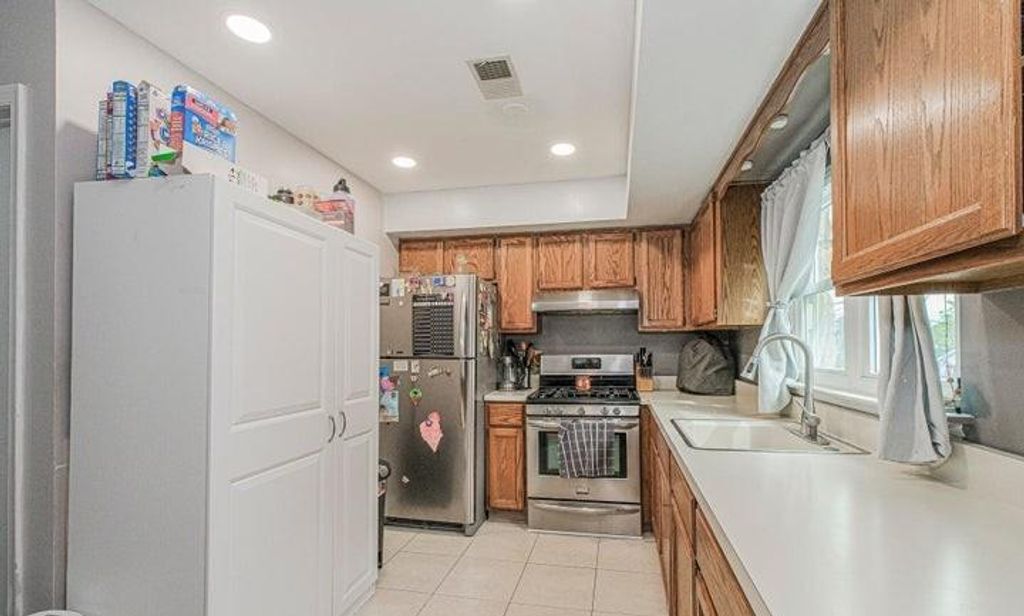 Photo of 566 Buchanan Avenue #B, Staten Island, NY 10314 (MLS # 496216)