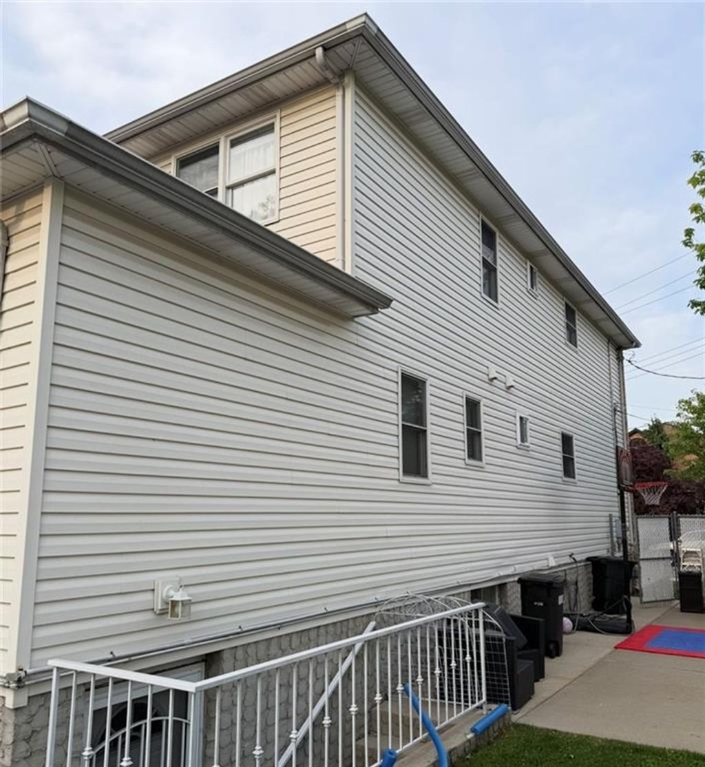 Photo of 122 Martin Avenue, Staten Island, NY 10314 (MLS # 499487)
