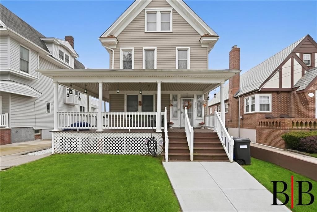 Photo of 533 Beach 130th Street, Belle Harbor, NY 11694 (MLS # 501268)