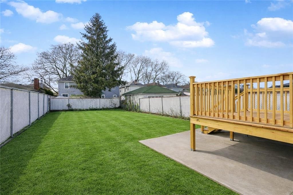 Photo of 332 Willowbrook Road, Staten Island, NY 10314 (MLS # 499380)