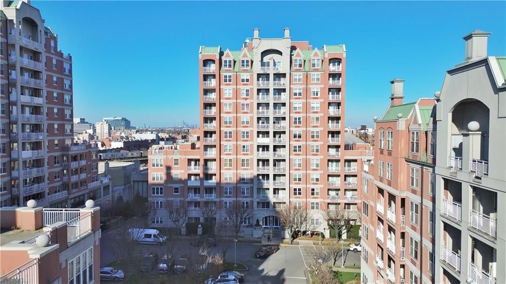 Photo of 60 Oceana Drive #8C, Brooklyn, NY 11235 (MLS # 496174)